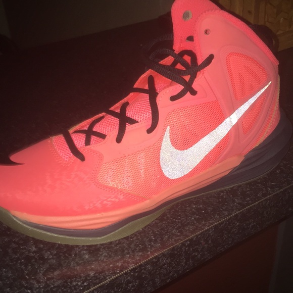 Shoes - Picture 5 of 8